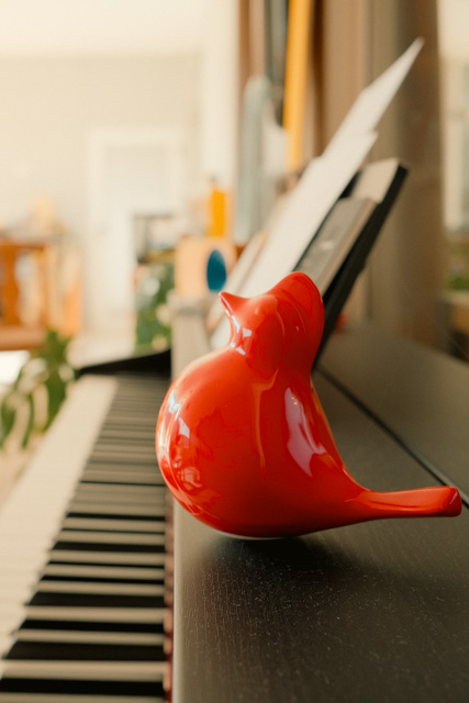 birdy bird on piano, ceramic design